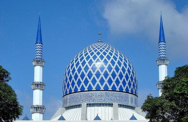 Blue Mosque And Batu Caves Tour