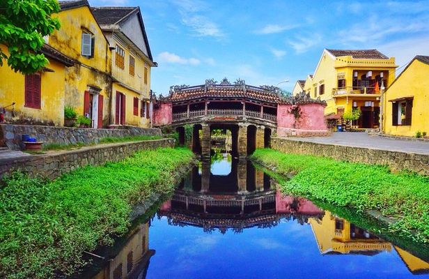 Hoi An City Tour–Boat Ride–Release Flower Lantern on river