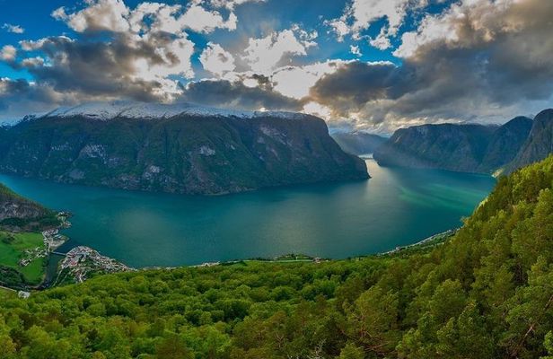 PRIVATE GUIDED TOUR: World Heritage Fjord Landscape – Viking Special – from Flåm