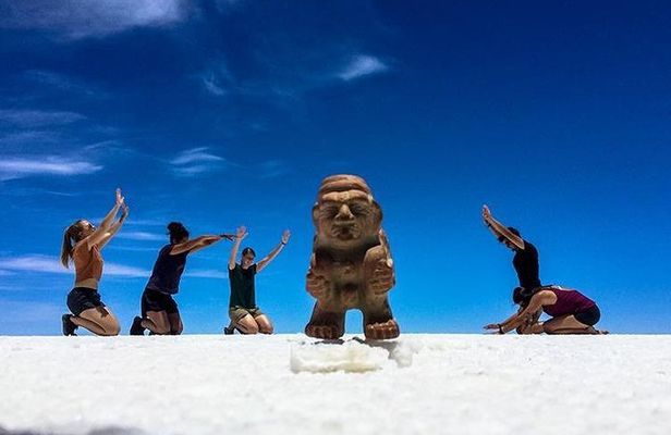 Uyuni Salt Flats (Day Trip) English Guide