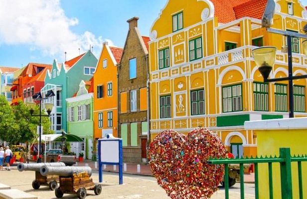 Curacao Walking Tour - Best way to get to know Willemstad!
