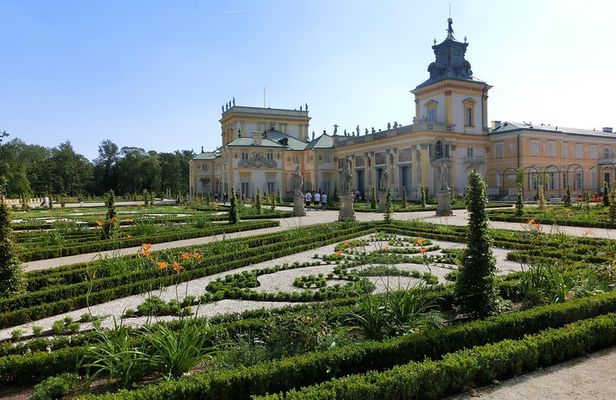 Skip-the-Line Wilanow Palace and Gardens Private Guided Tour