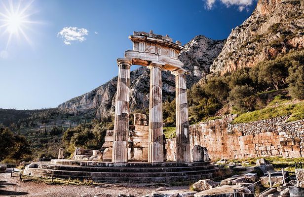 Delphi, Arachova & Hosios Loukas Full Day Private Tour