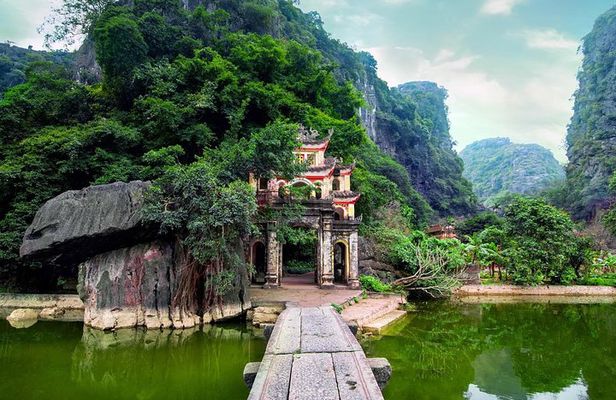 Exploring Hoa Lu - Tam Coc in Ninh Binh - Full Day