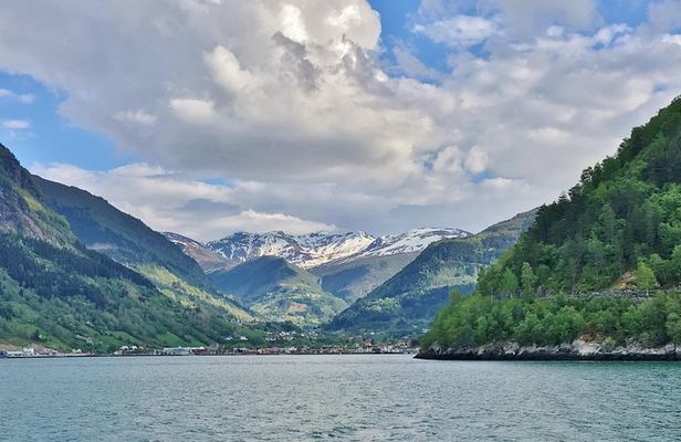 PRIVATE GUIDED TOUR: King of the Fjords – round trip to the Sognefjord, 11 hours