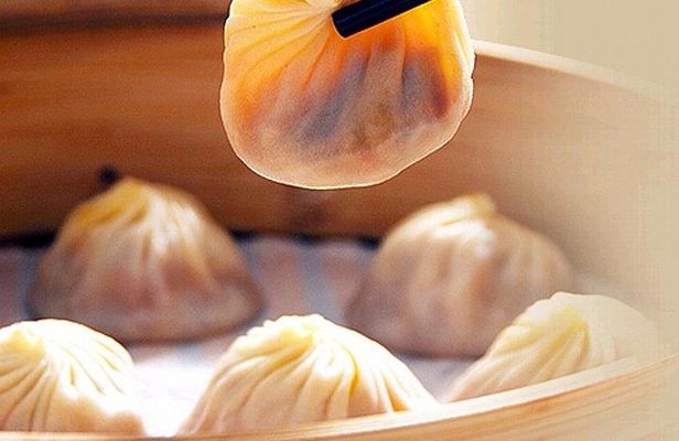 Private Guangzhou Night Tour with Canton Tower and Dim-Sum Dinner