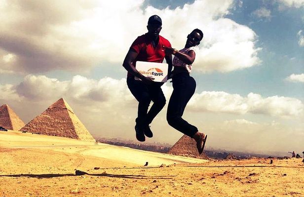 Private Tour To Giza Pyramids & Egyptian Museum