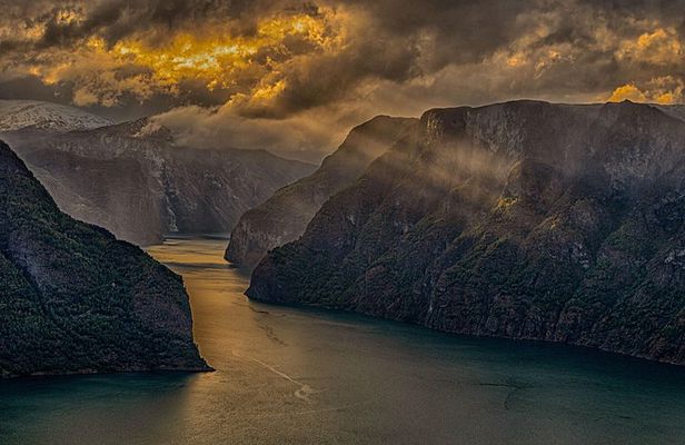 PRIVATE TOUR: Sketches of Norway , Gudvangen, Flåm, Stegastein