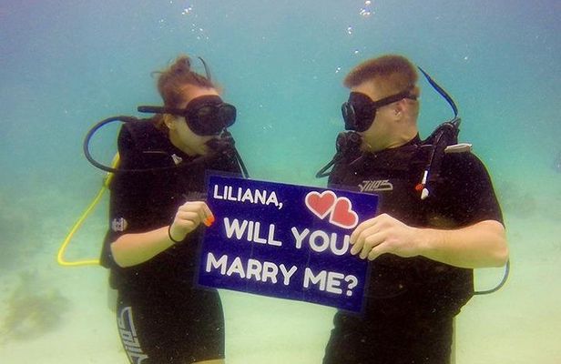 Underwater Marriage Proposal