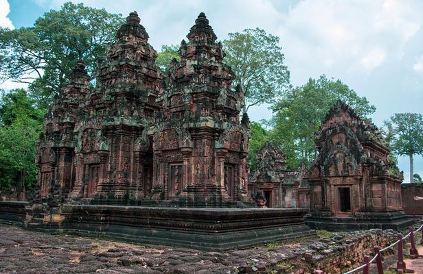 Banteay Srei & The Grand Circuit Tour