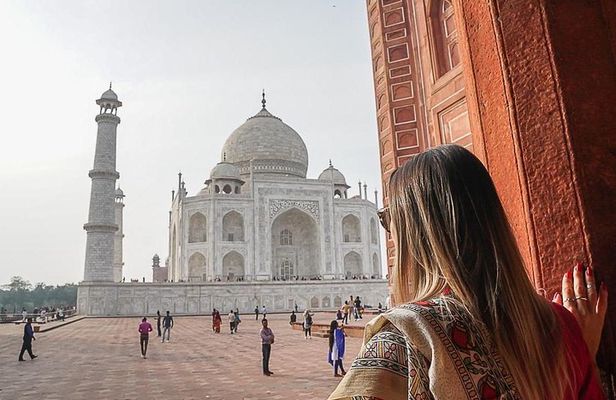 Private Taj Mahal Tour by Fastest Train from Delhi