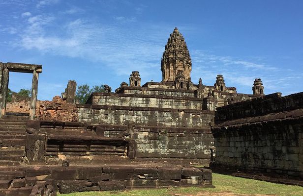 Private 4 Day Trip toward Discovery of Kingdom of Wonder, Culture and Heritage