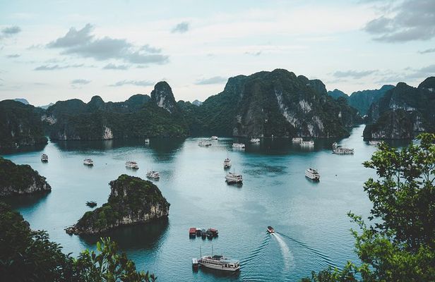 Tour Package Hanoi City - Halong Bay 2 Days 1 Night