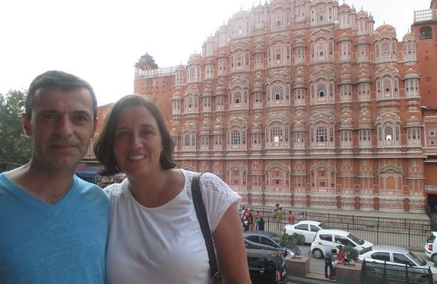 Jaipur Tour From Delhi By Private Car with Guide and Lunch