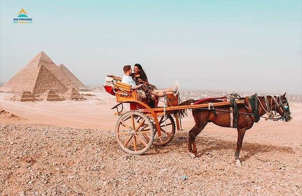 Giza Pyramids by Horse Carriage Half Day Tour