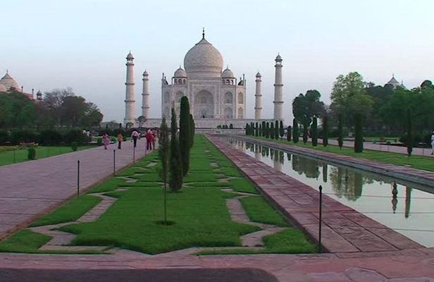 From Delhi :Taj Mahal And Agra Tour with Elephant wildlife sos