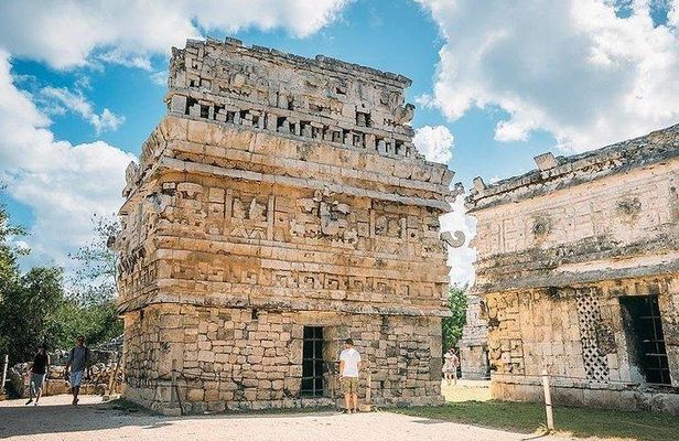 Archeological Mayan Chichen Itza classic from Playa del Carmen