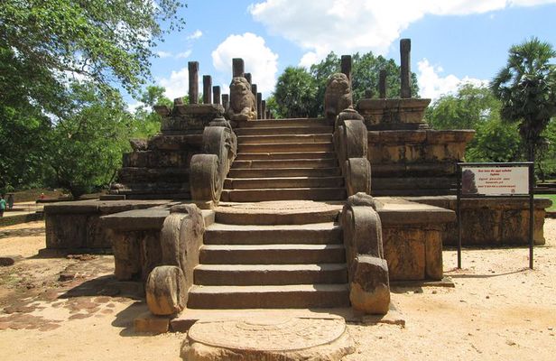 Polonnaruwa Day Tour from Kandy