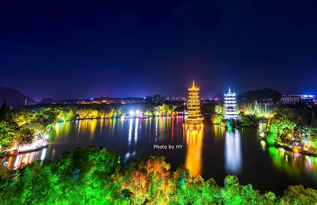 Guilin City Center Walking Group Tour at Night for Three Hours