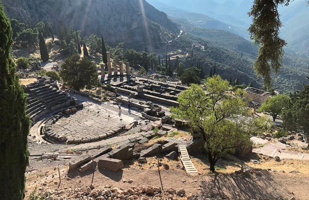 2 Days Private Tour: Delphi - Mycenae & Corinth