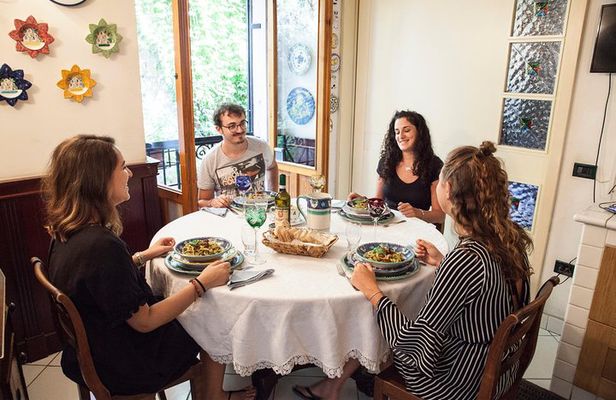 Cesarine: Como Show Cooking & Dining Experience at Local's Home