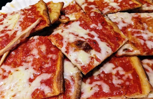 Small Group Street Food and Walking Tour in Naples