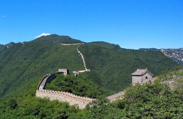 Beijing Tour: Cable car up & Toboggan down in Mutianyu Great Wall, 798 Art Zone