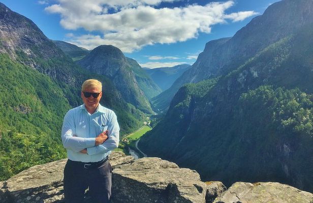 PRIVATE GUIDED TOUR: The Heart of Norway – Viking Special, 8-9 hours – SUMMER