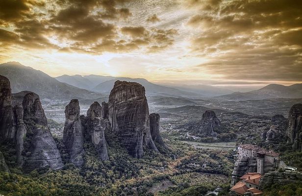 Meteora-luxury private tour from Corfu to Meteora