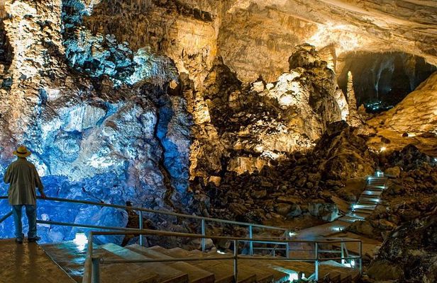 TAXCO AND CACAHUAMILPA CAVES from CDMX