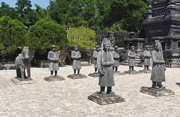 Guided Private Hue City Tour from Da Nang or Hoi An