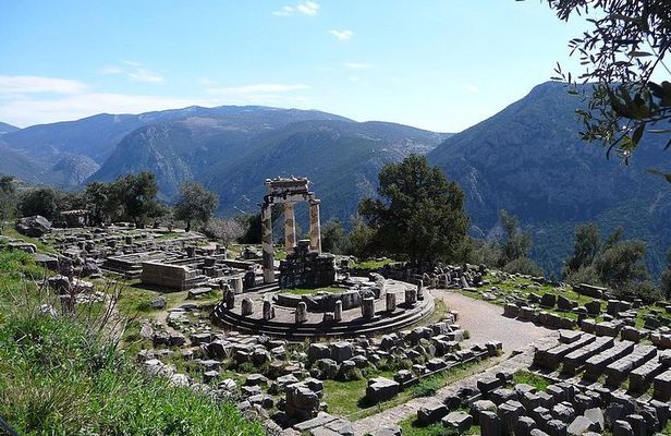 Private Delphi Day Tour