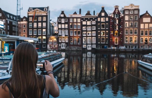 Amsterdam Night Photography Workshop with a Professional