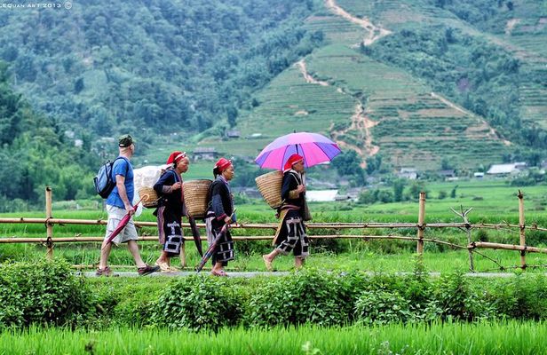 Red Dao village trek and Herbal bath