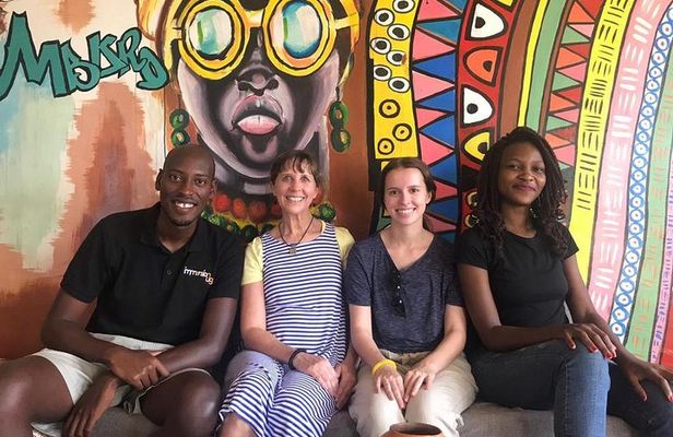 Entebbe Walking Tour (3 Hours) with Zoo and Botanical Gardens Options