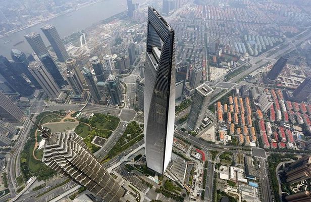 4-Hour Private Shanghai Modern Impression Tour with Tower and Maglev Train Ride