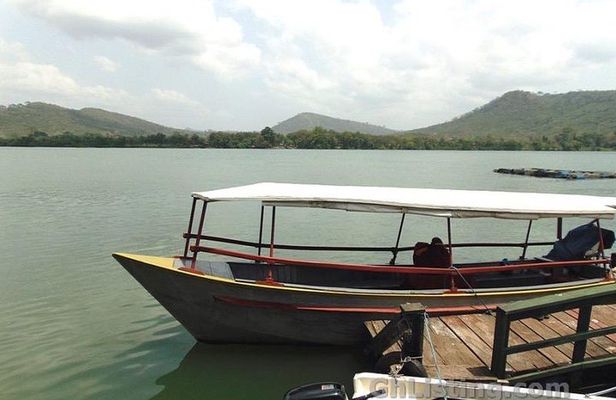 Lake Bosomtwe Boat Cruisely and Kumasi City Tours