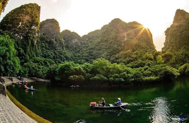 NINH BINH MEMORABLE DAY: Hoa Lu, Mua Cave, boat trip Tam Coc, Trang An optional