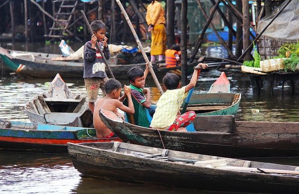 Private Full-Day Angkor Temples and Tonle Sap