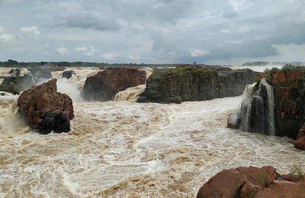 Raneh waterfall near Khajuraho (car)
