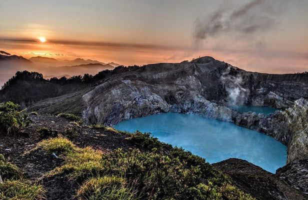 Flores Overland Tour