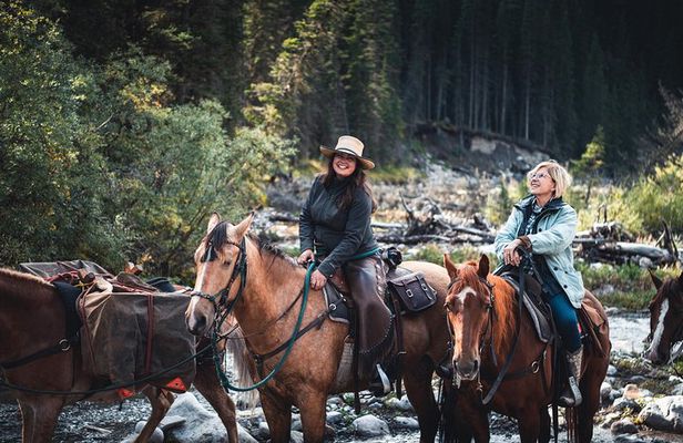 2-Day Sundance Overnight Backcountry Lodge Trip by Horseback