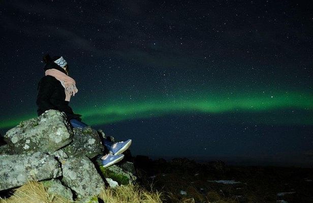 All-inclusive very small group Northern lights with photographs