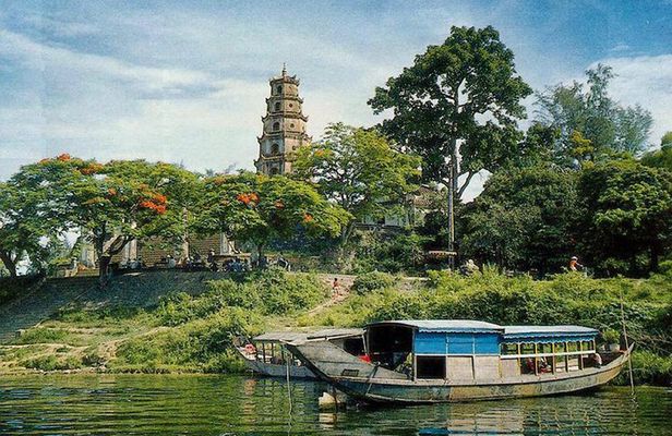 Hue Imperial City Highlights and boat trip: PRIVATE Full-day Tour from Da Nang