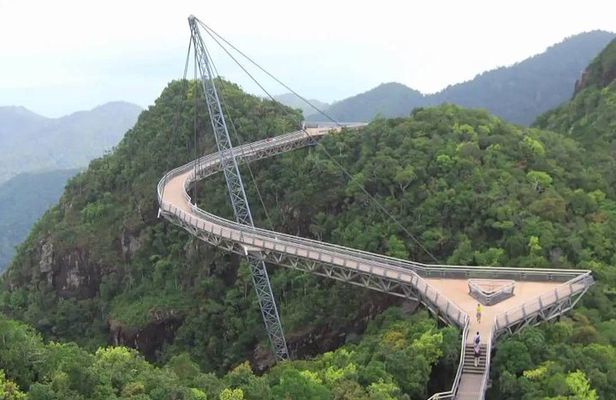 Langkawi Tour with SkyBridgewalk,Langkawi Cable Car,Oriental Village pass 