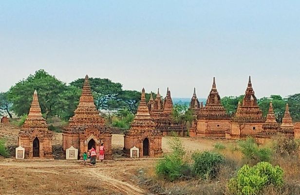 Bagan Sightseeing Tour by Private Guide and Car