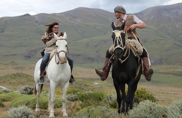 Horseback riding in Calafate