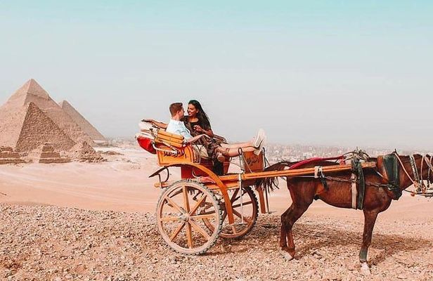 Half Day Tour to Giza pyramids by horse carriage