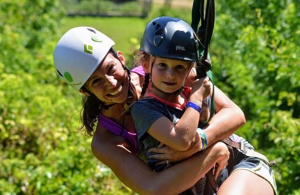 ROATAN: Zipline-Sloths-Snorkeling-City Tour Chocolate & Rum