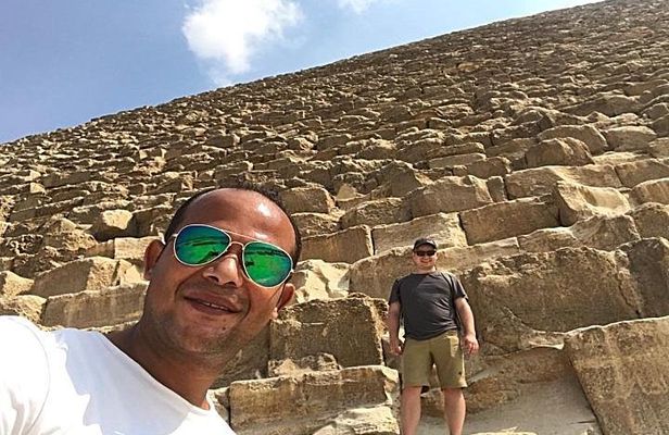 Giza Pyramids and Sphinx half day tour